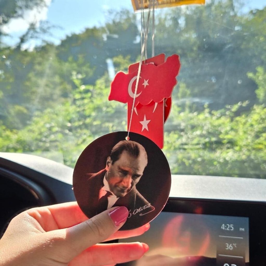 Özel Kesimli İpli Ayna Kokusu Modelleri